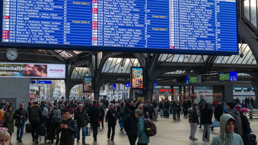 17122024 zurich switzerland hauptbahnhof train main station interior shot with