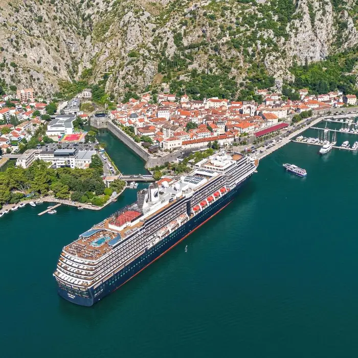 Last-Minute Holiday Deals You Won’t Want to Miss