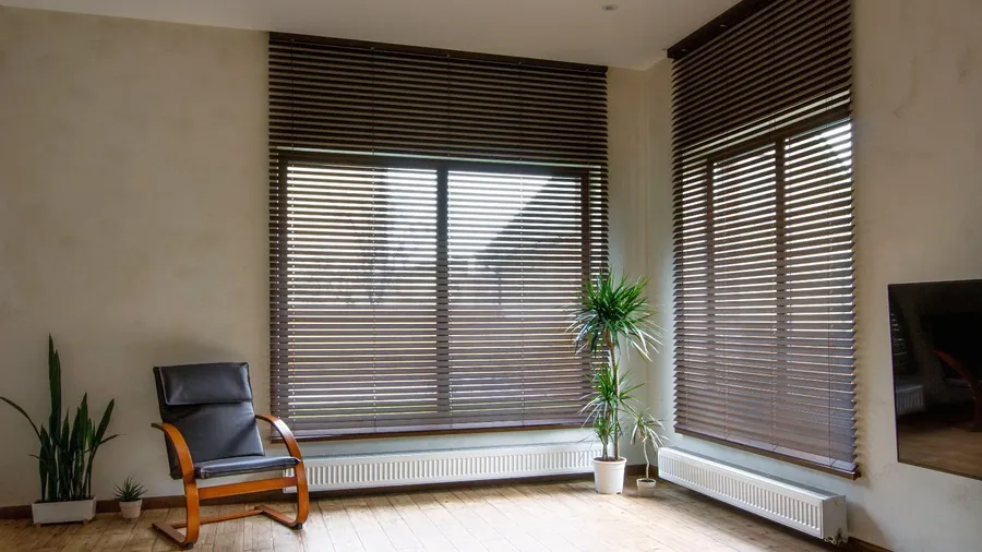Large blinds