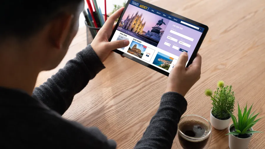 Online travel agency website for modish search and travel planning offers deal and package for flight , hotel and tour booking