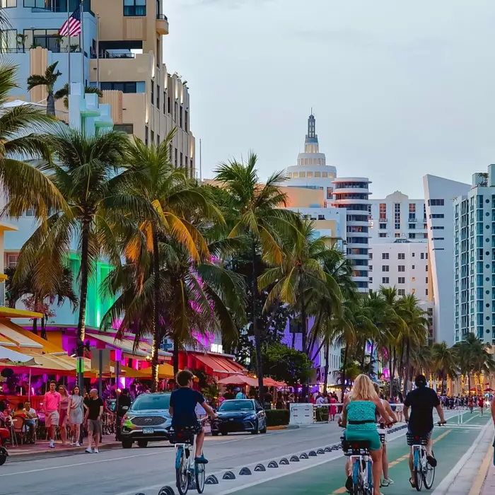 How cold snaps in the U.S. are fueling last-minute Florida trips