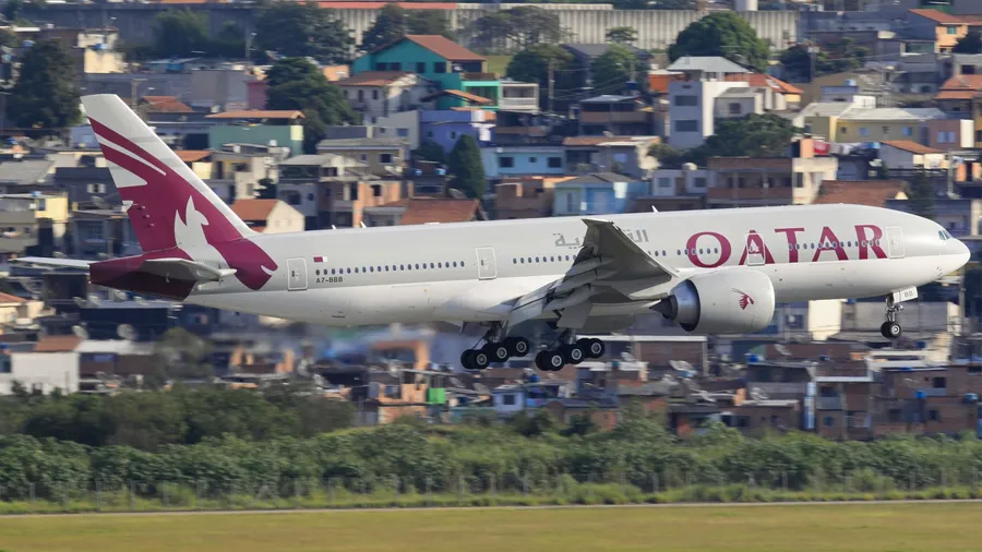 Boeing 777-300ER of Qatar Airways at GRU Airport, Guarulhos - Sao Paulo Brazil - 2014