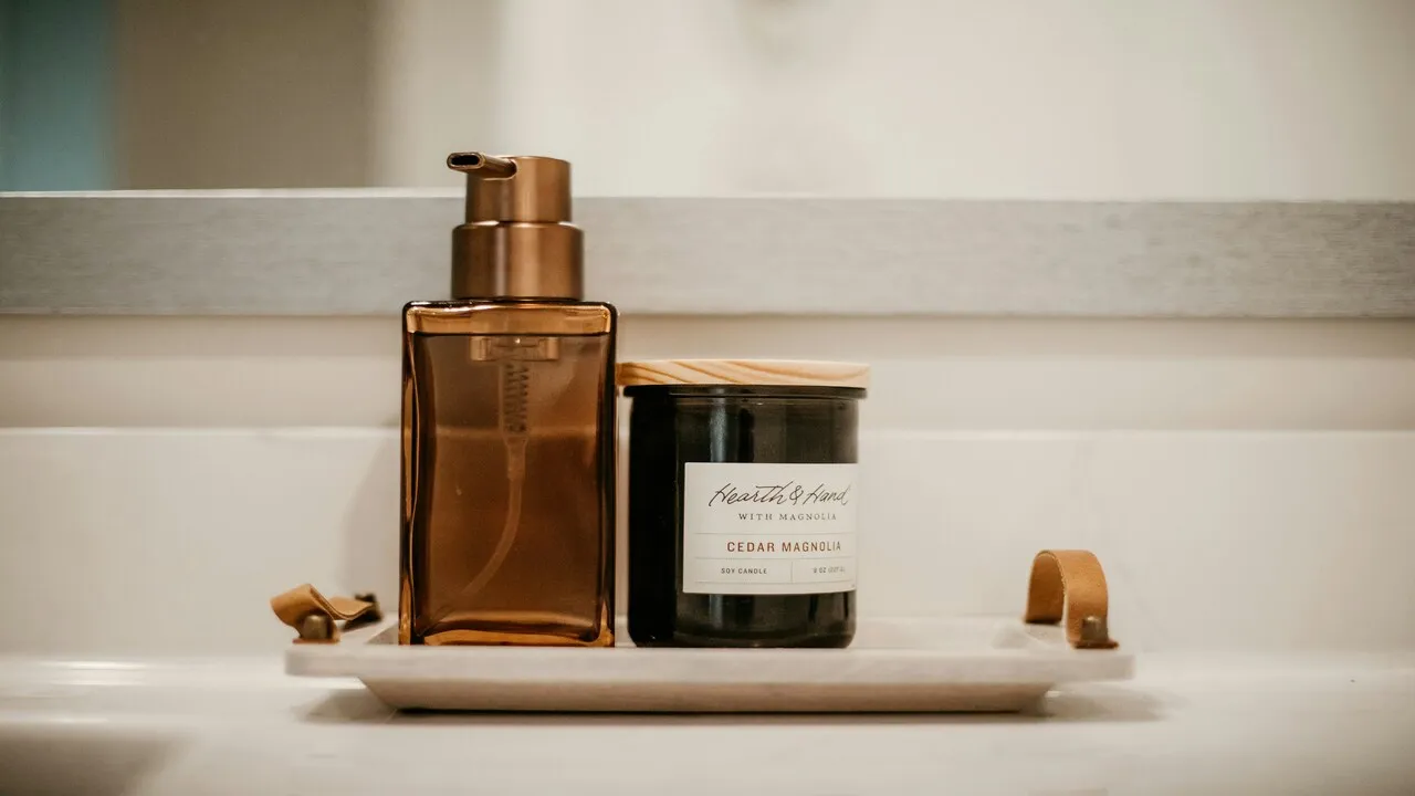 Aromatic candles for bathroom