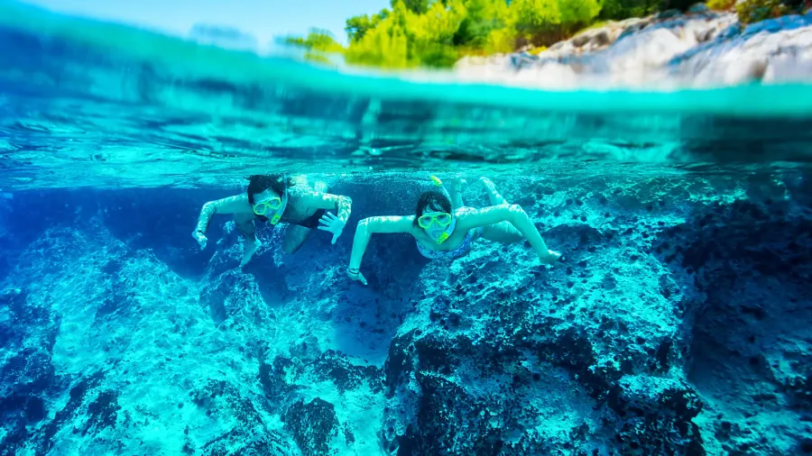 active diver couple