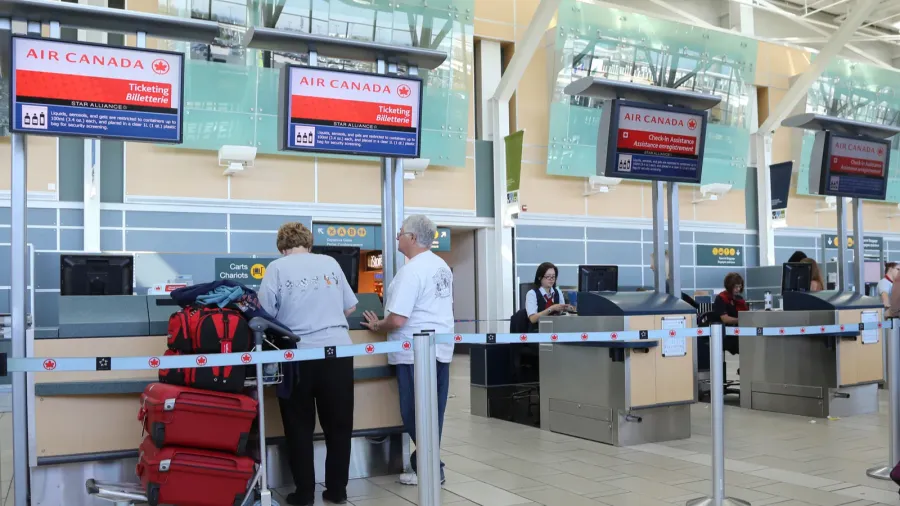air canada registration desk at yvr airport