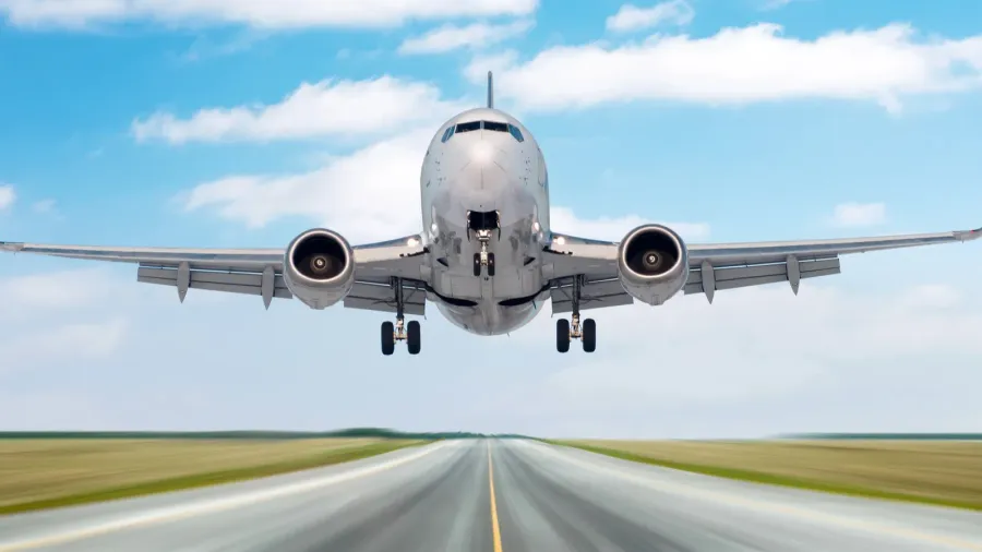 airplane aircraft flying departure after a long flight landing speed