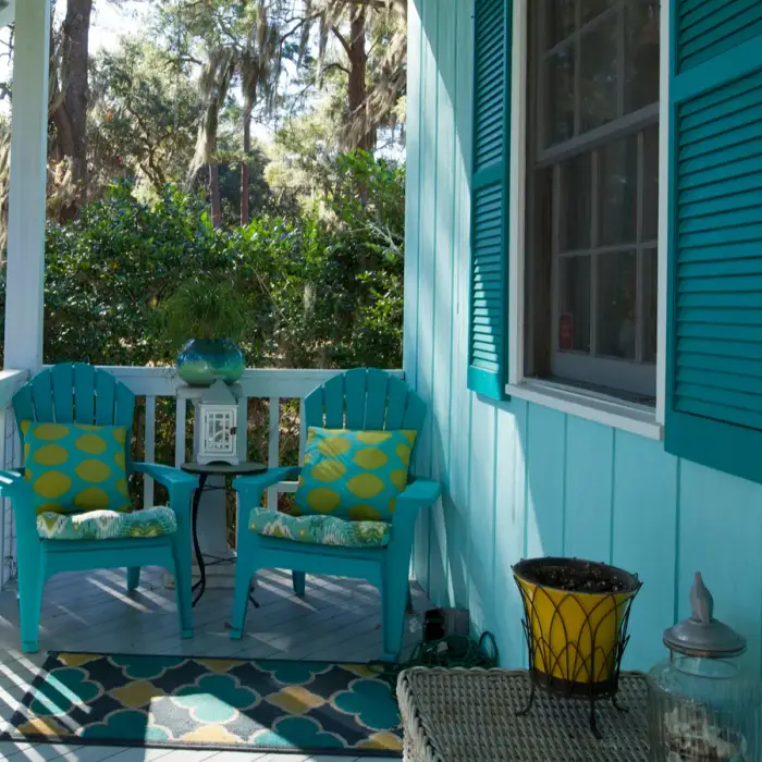 Give Your Porch That 2025 Insta-Worthy Glow