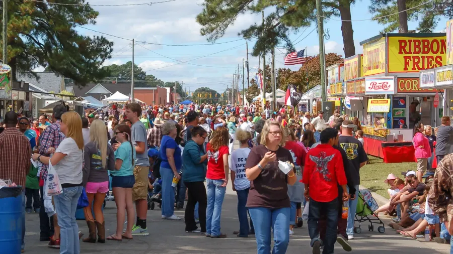 benson north carolina usa  september 28 2013 crowd of