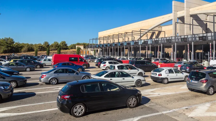 cars passing through the toll station
