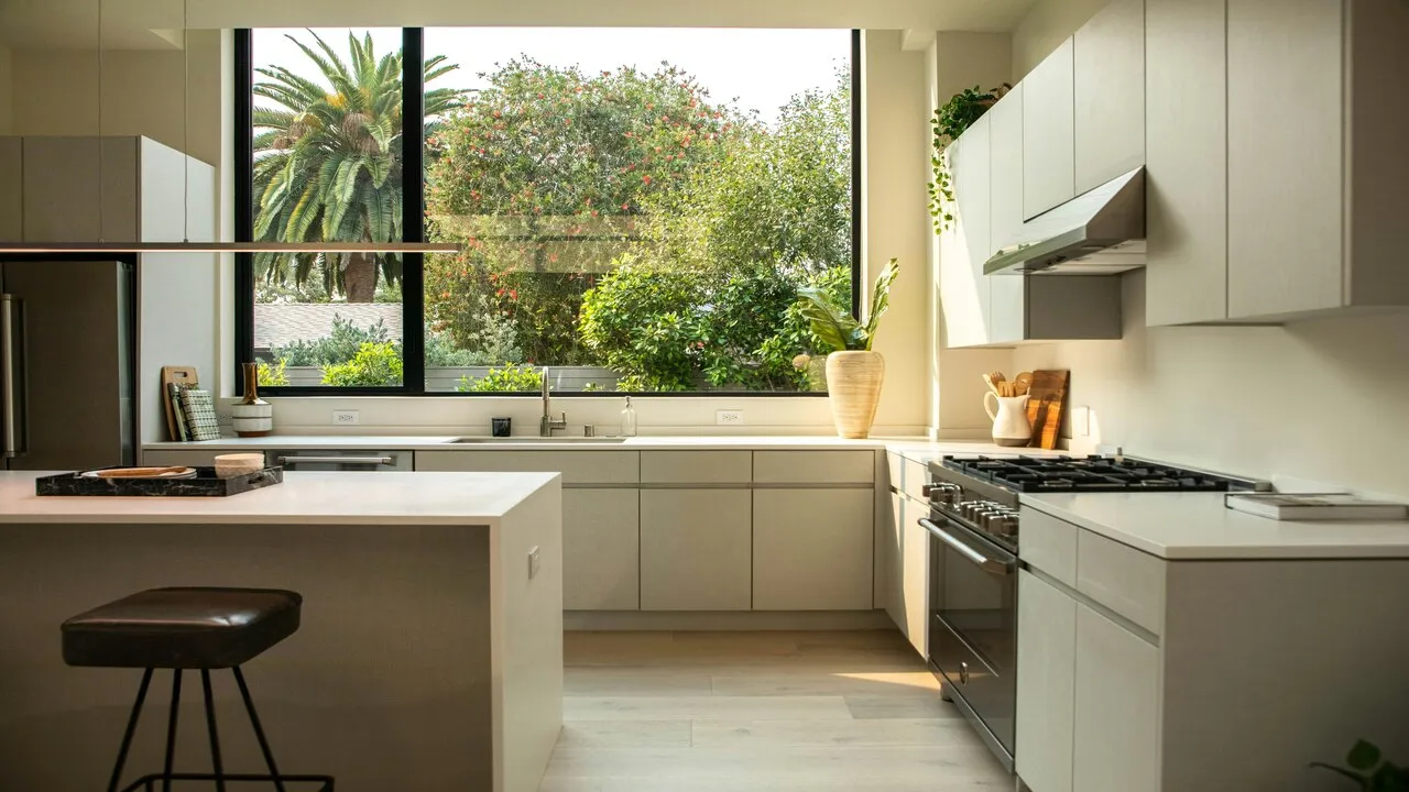 sunlight in the kitchen