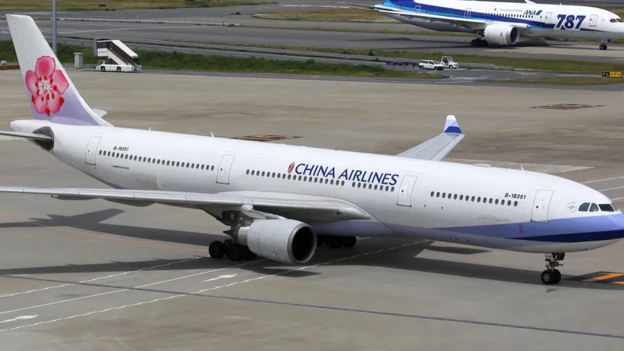 china airlines airbus a330300 airplane