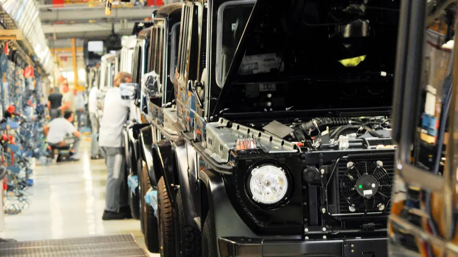 construction of the mercedes g class in graz