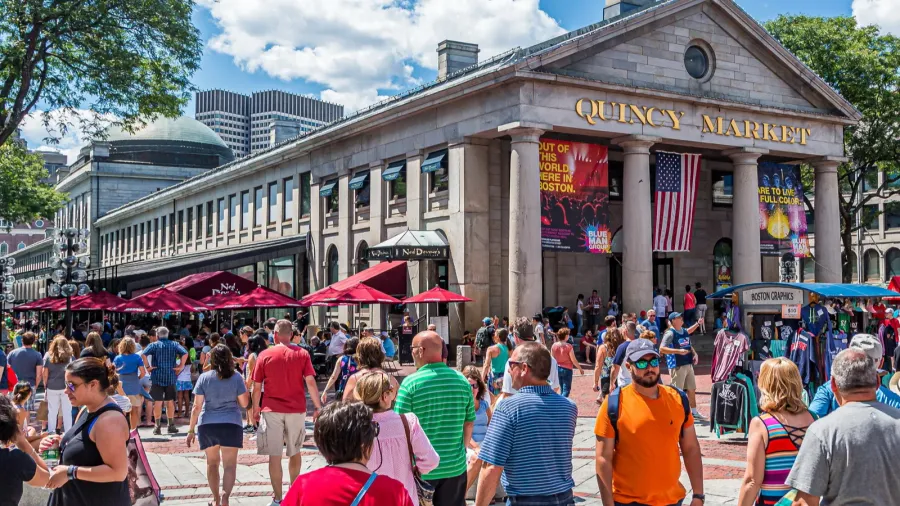 crowds at quincy market