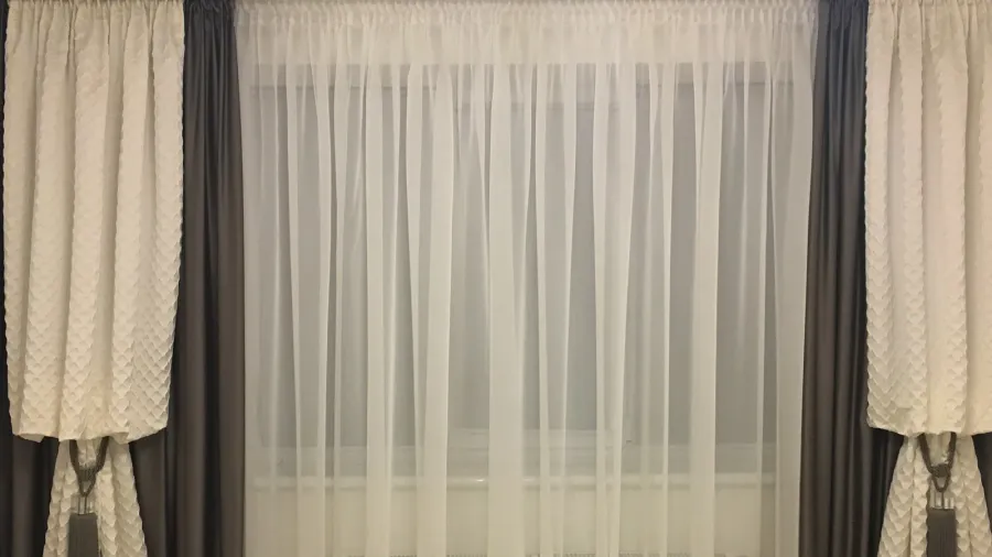 curtains and tulle in the interior