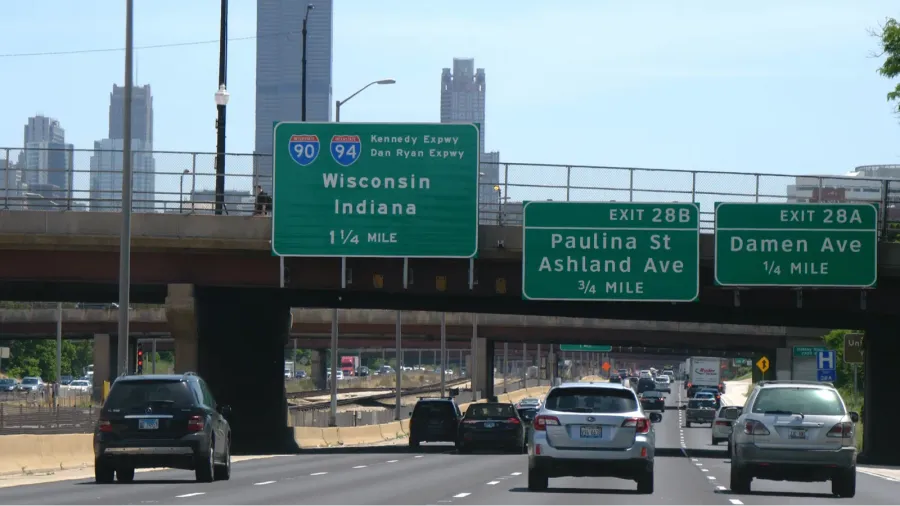 driving to chicago downtown with a view over the skyline