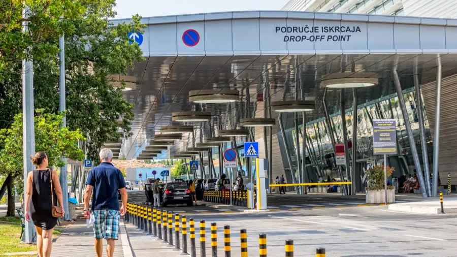 dubrovnik new airport entrance with dropoff points