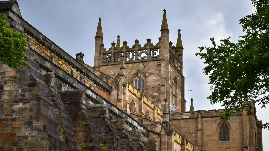 dunfermline abbey with the word bruce in the tower referring