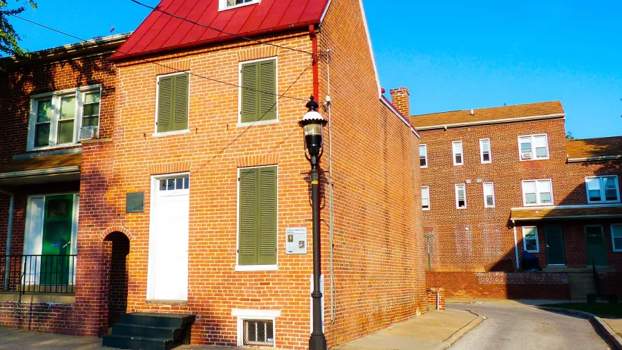 edgar allan poe memorial plaque in baltimore  maryland