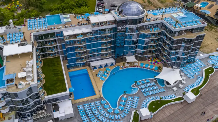 elevated aerial shot of nemo hotel