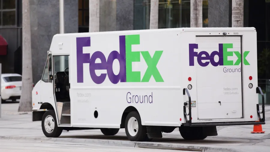 fedex making a delivery
