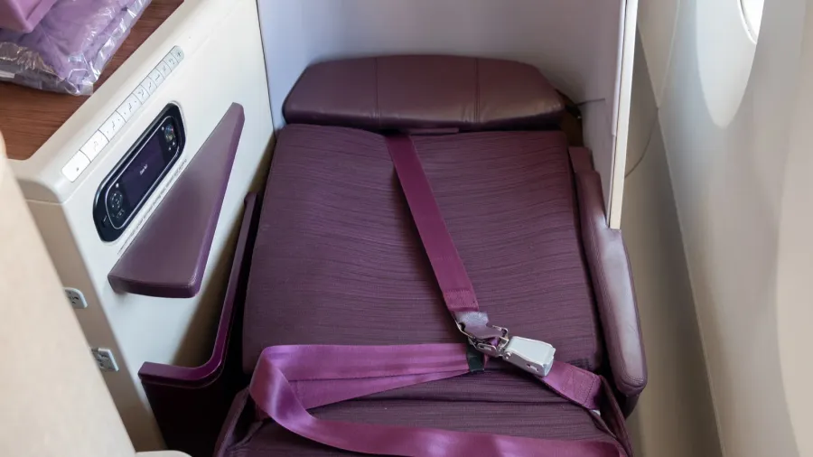 flat bed business class seat travel