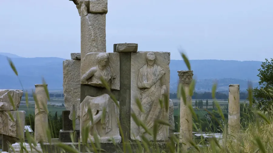 gate of heracles sculptures