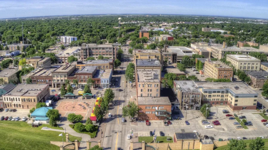 grand forks is a large north dakota town on the
