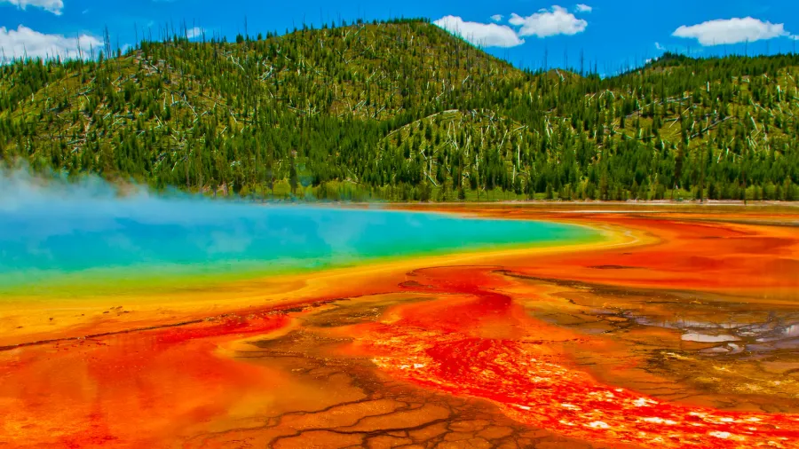 grand prismatic spring yellowstone