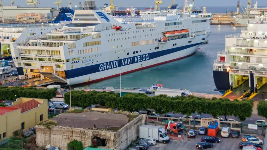 grandi navi veloci ferries  palermo