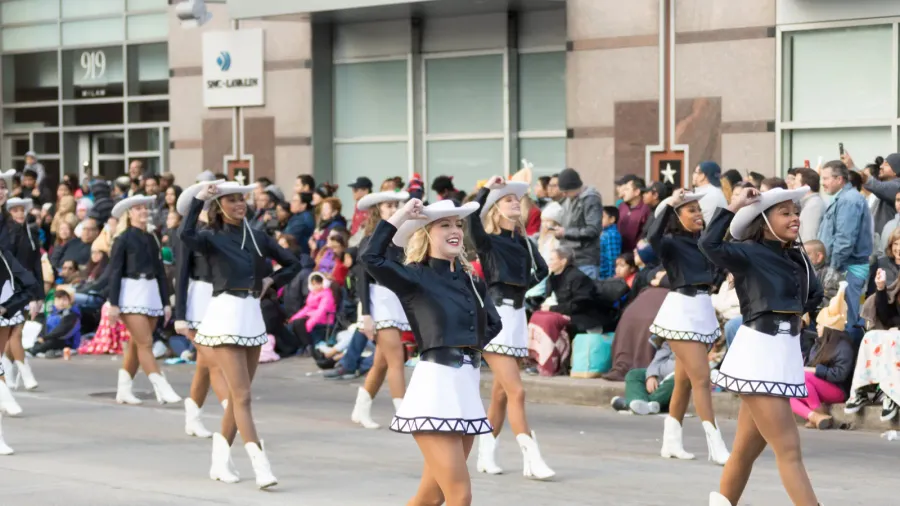 heb thanksgiving day parade