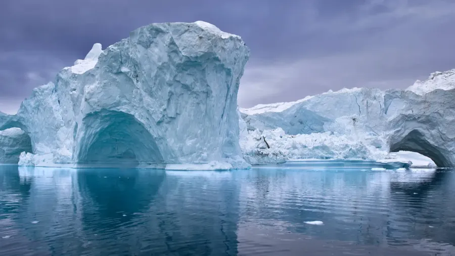 iceberg panorama