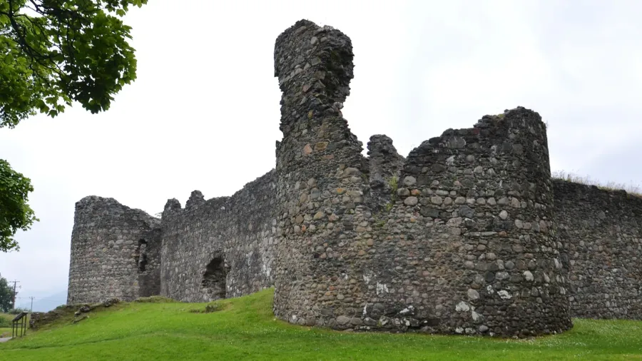 inverlochy castle