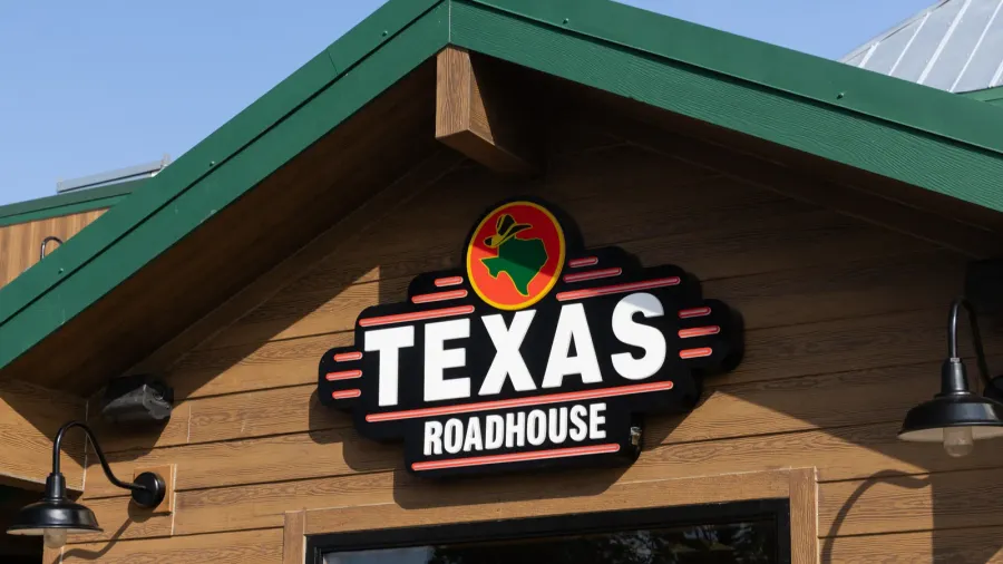 joliet il usa  july 16 2025 texas roadhouse is