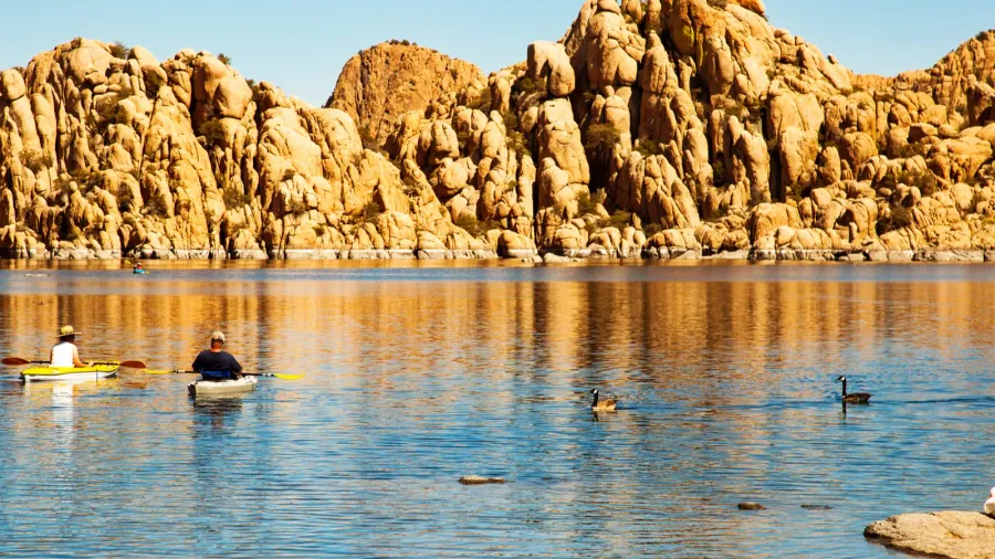 kayaking on watson lake in prescott