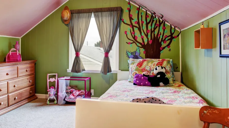 kids room in green and pink color