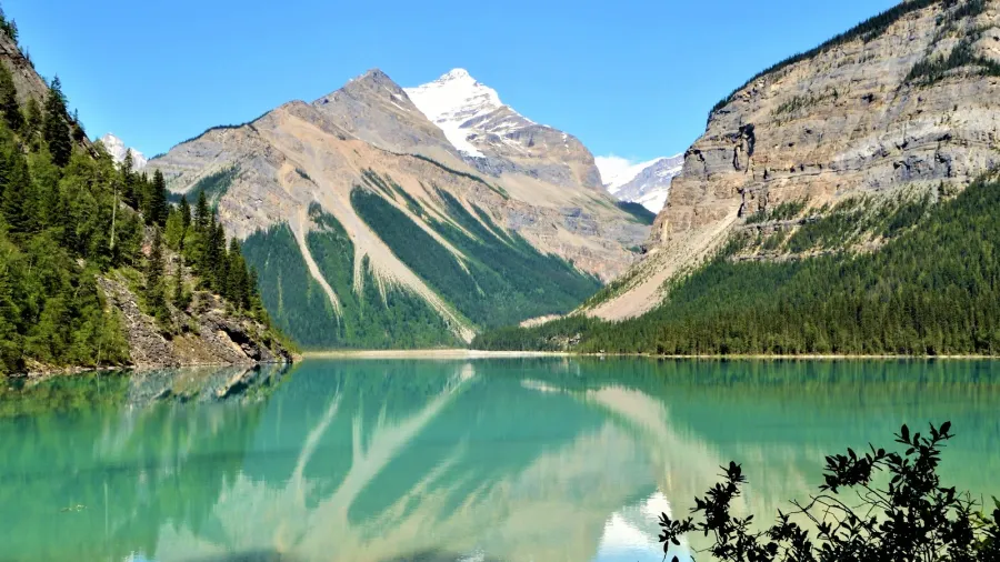 kinney lake in mount robson national park british columbia canada