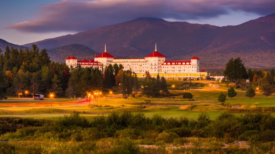 late evening view of the mount washington hotel in bretton