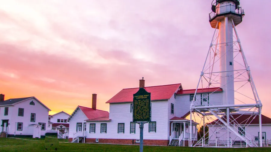 lighthouse sunset beautiful sunset at the whitefish point lighthouse on