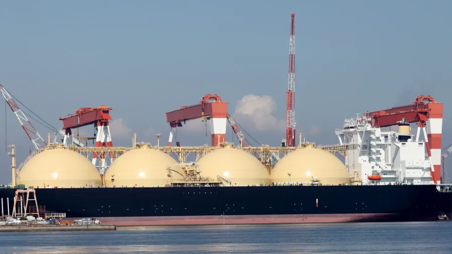 lng cargo ship