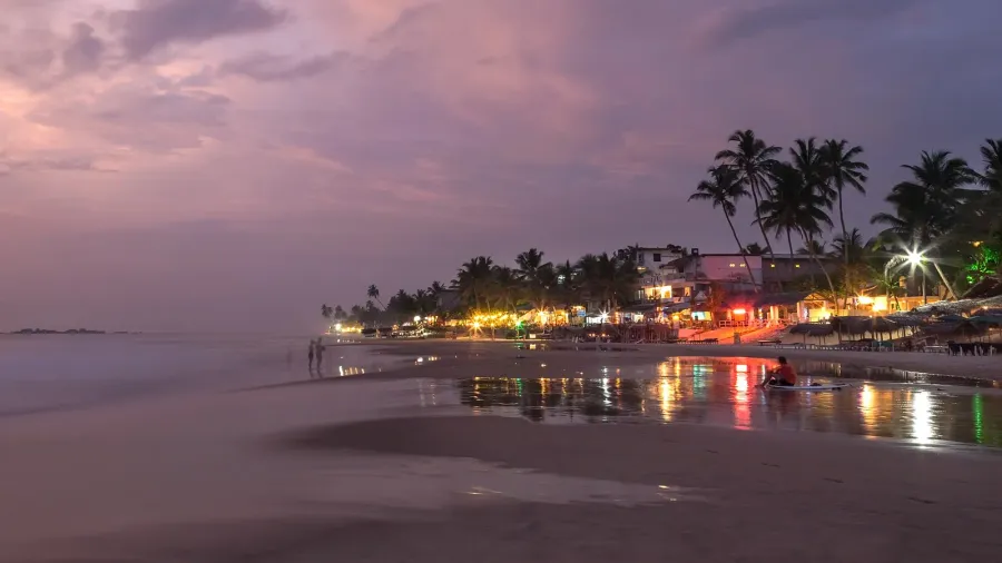 lounge bar and night clubs at hikkaduwa beach