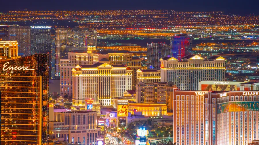 luxury hotels including wynn encore caesars palace treasure island at