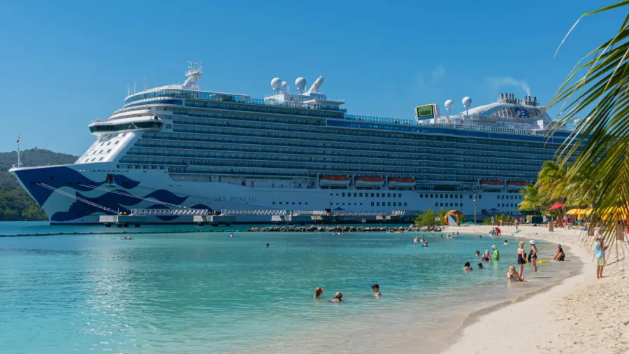 mahogany bay  roatan island  honduras caribbean february