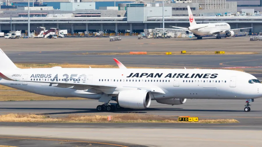 march 18 2020 tokyo japan  japan airlines jal aircraft