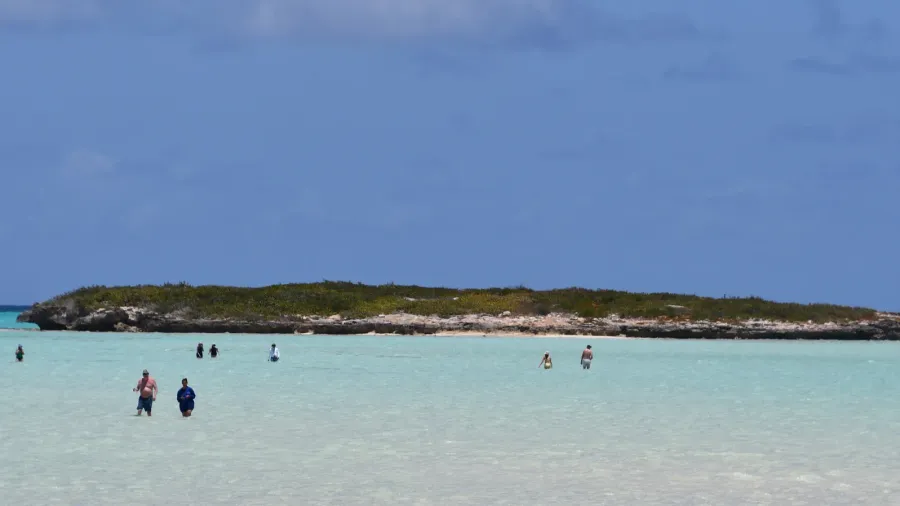 middle caicos turks  caicos islands  apr 20 bambarra