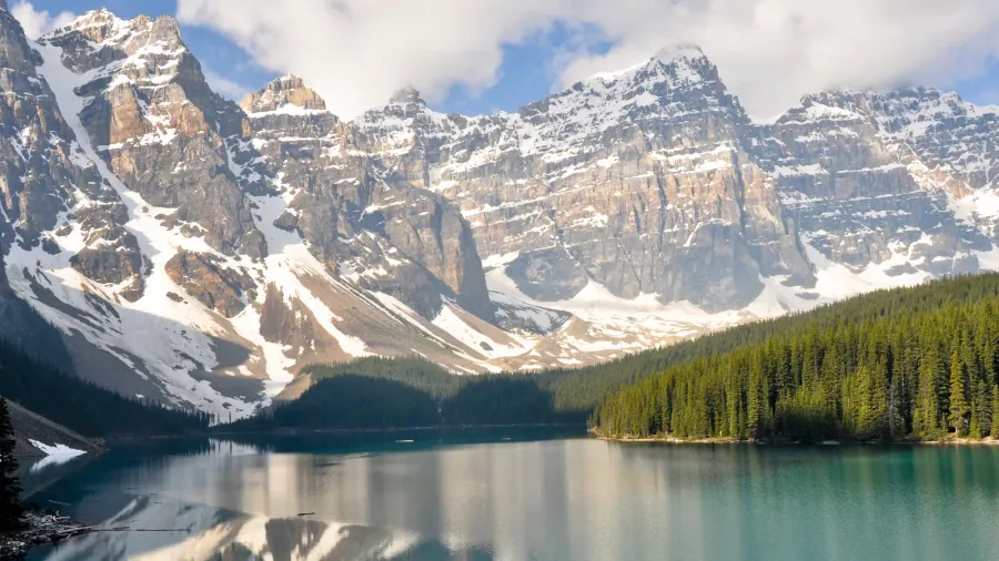 moraine lake rocky mountains canada