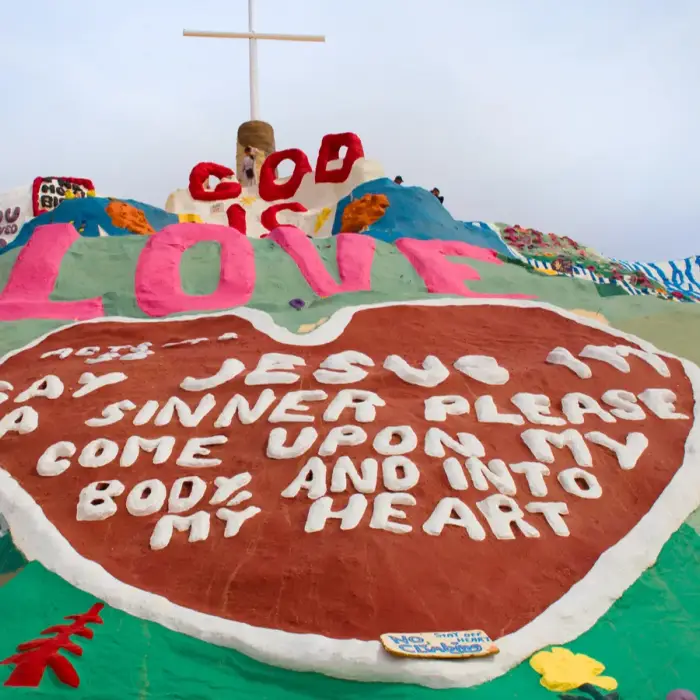 A Beginner’s Guide to America’s Quirkiest Roadside Attractions