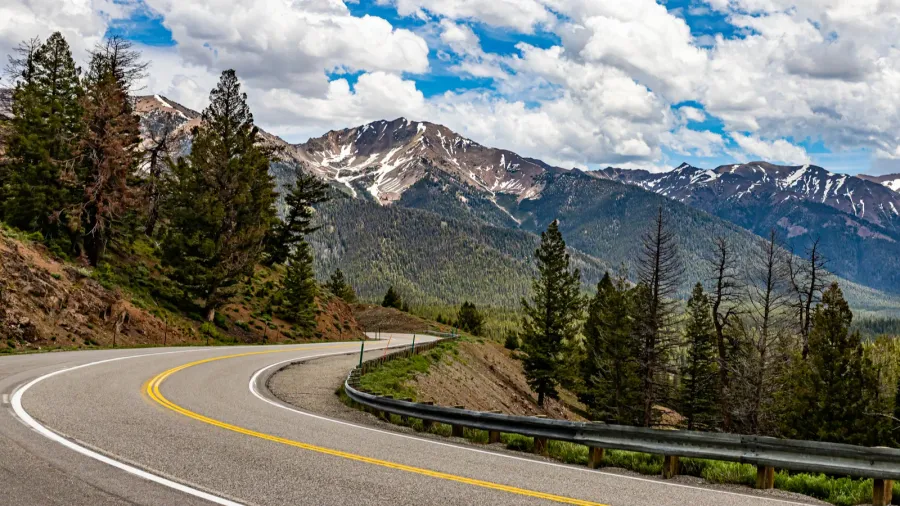 northbound idaho route 75 makes its way throught the sawtooth