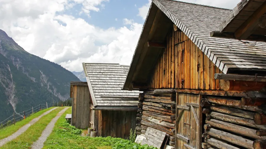 old farmhouses in the mountains of austria historic old houses