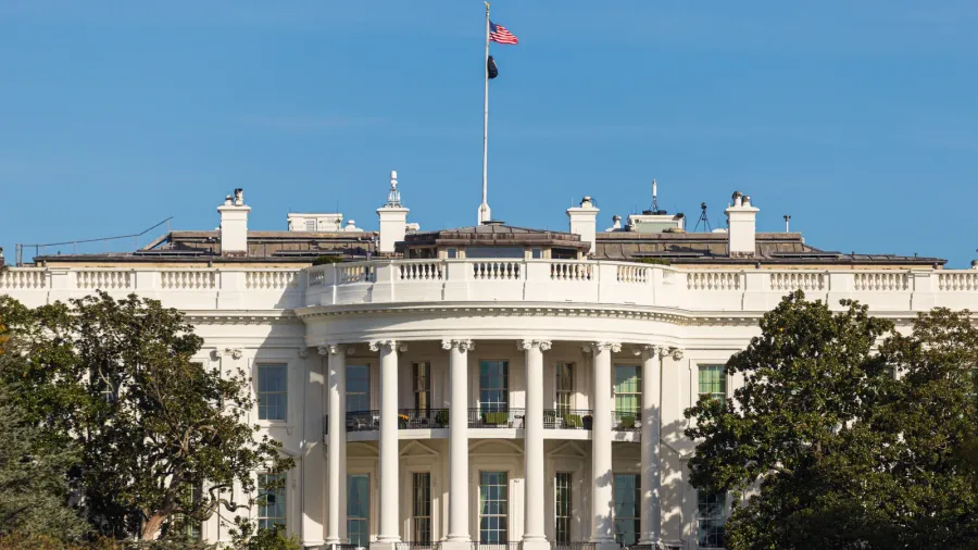 panoramic view of the white house the residence and workplace