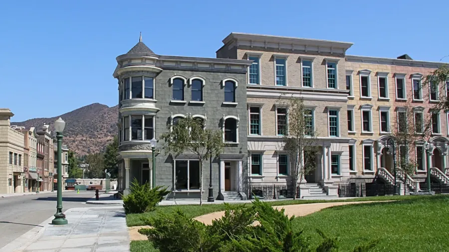 paramount studios pictures empty street of a city  los